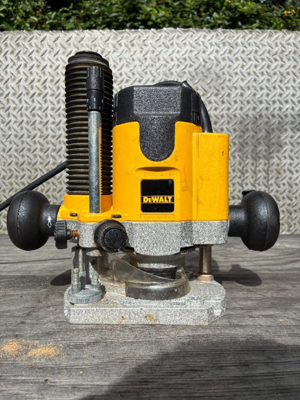 DeWalt DW621 2 HP Electronic Plunge Router